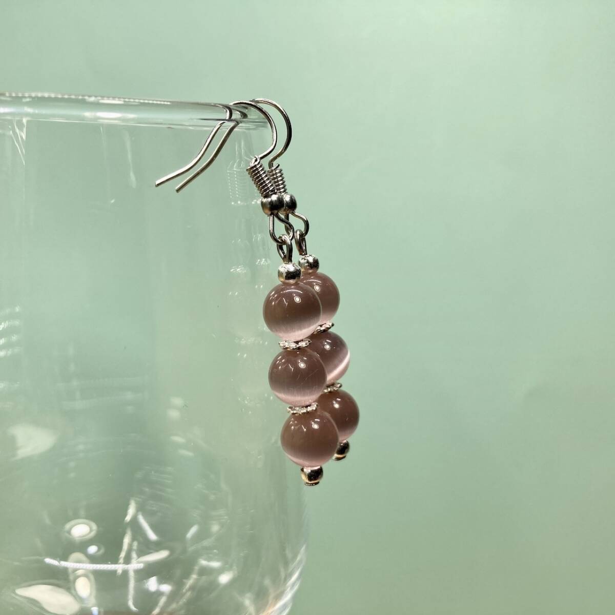 キャッツアイ ピアス(ライトパープル) フックピアス 8mm (ゴールド) イヤリング、樹脂フック変更可 樹脂ピアス シンプル ハンドメイド拍卖