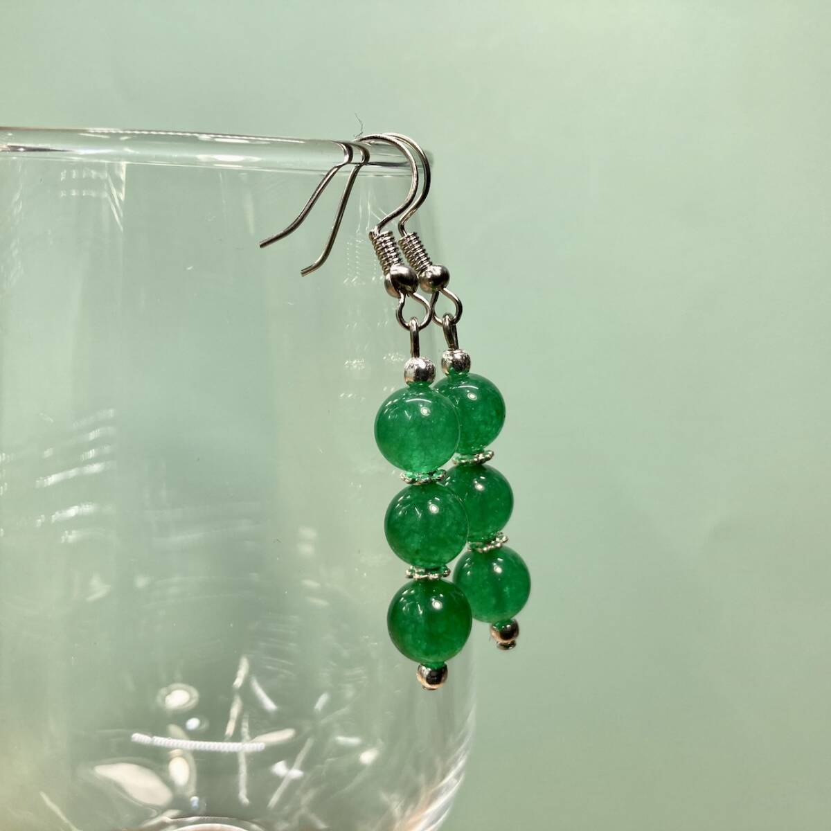 グリーンジェイドジェイド ピアス フックピアス 8mm (シルバー) イヤリング、樹脂フック変更可 樹脂ピアス シンプル ハンドメイド拍卖