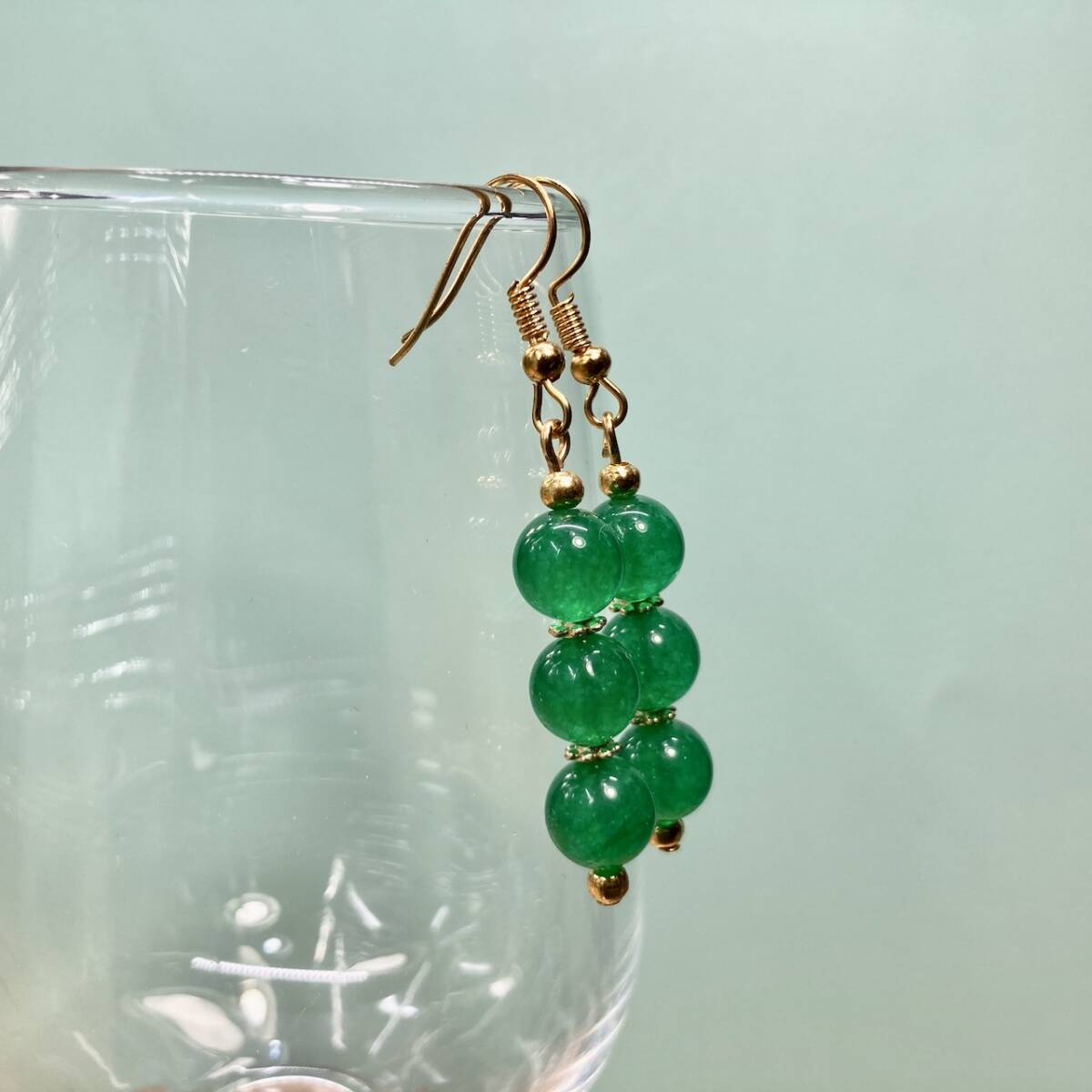 グリーンジェイドジェイド ピアス フックピアス 8mm (ゴールド) イヤリング、樹脂フック変更可 樹脂ピアス シンプル ハンドメイド拍卖