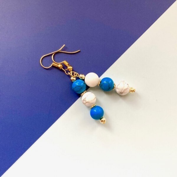 ターコイズ&ハウライト ピアス フックピアス 8mm (ゴールド) イヤリング、樹脂フック変更可 樹脂ピアス シンプル ハンドメイド拍卖