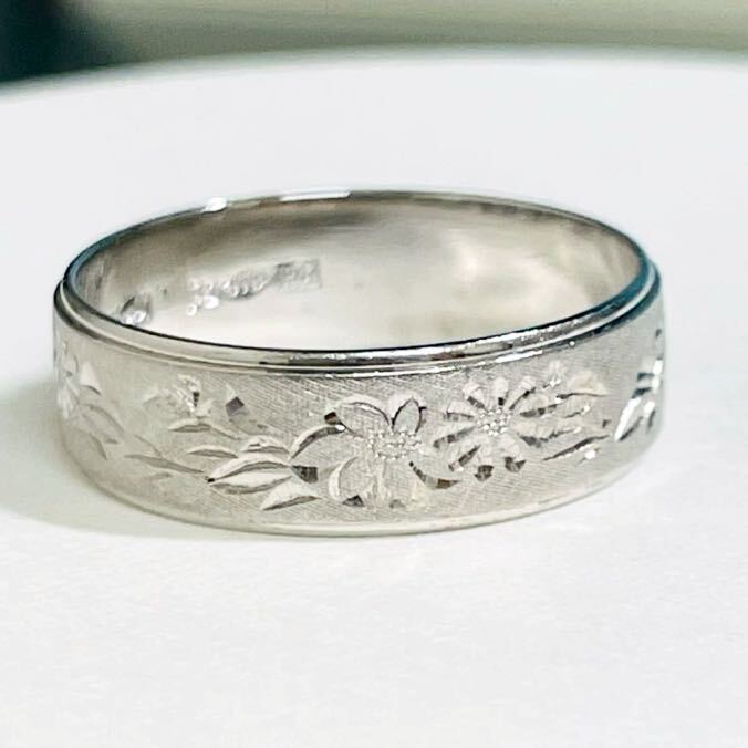 ☆Pt900 平打ち花柄リング 16号☆拍卖