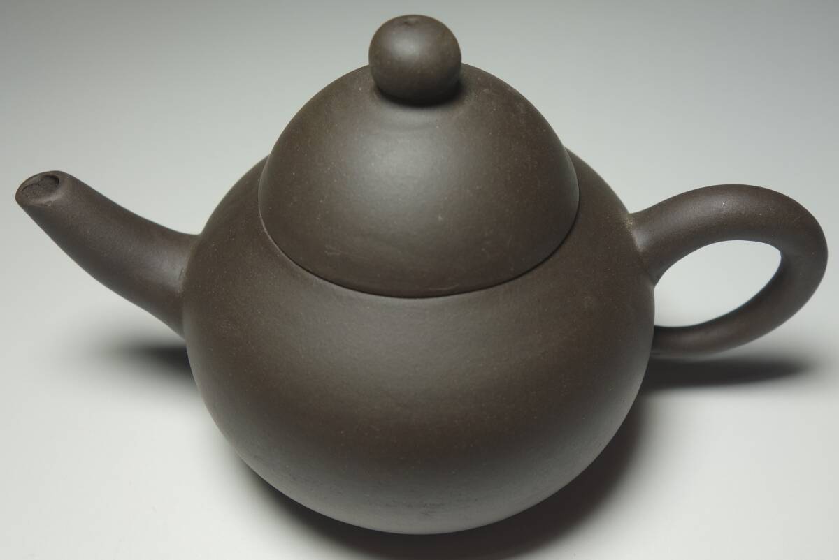 清朝末期 上品 僧侶帽 ウーロン茶器 宜興窯 紫泥急須拍卖