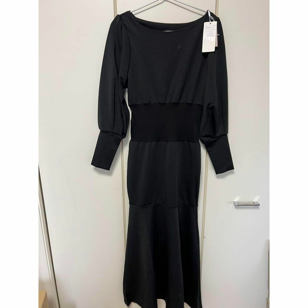 新品 セゾンドパピヨン ウエストリブ切り替えマーメイドワンピース ブラック拍卖