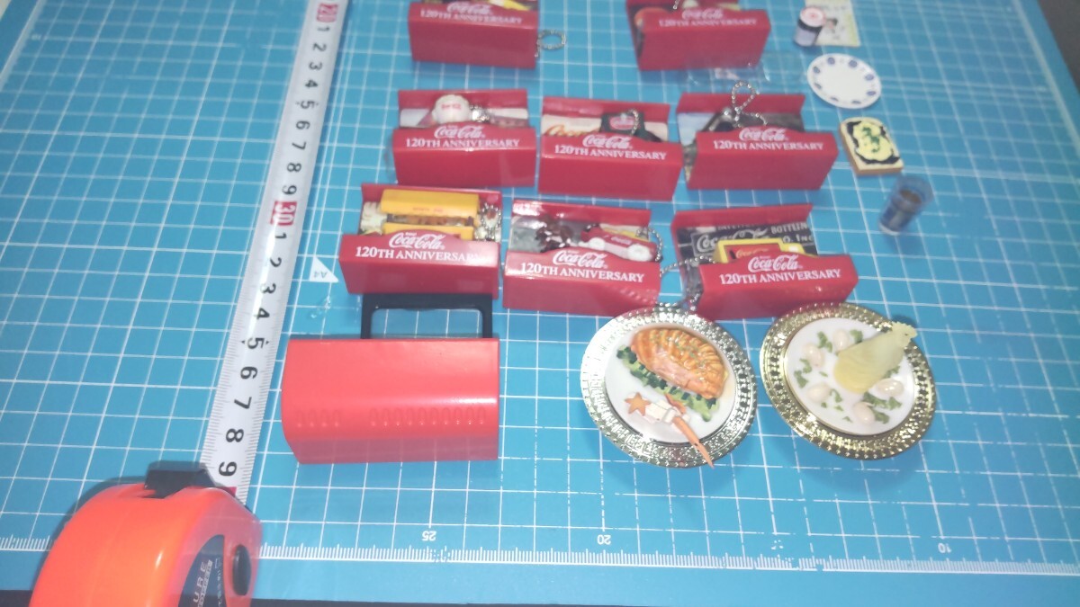 コカ・コーラ ミニチュアコレクショングッズ !OK値下交渉 安い送料希望は入札前質問にコメントください!生活応援セール月末迄拍卖