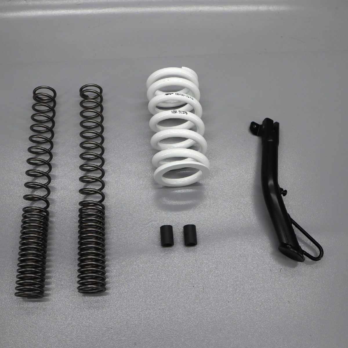 ハスクバーナ スヴァルトピレン401 純正オプション ホワイトパワー ローダウンスプリング KBA 91376 (リアショック サイド) 250902KK0011拍卖