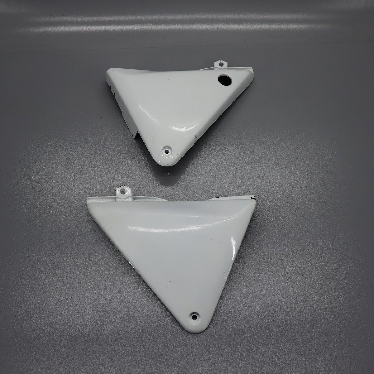 ホンダ CB400SF NC31 純正 サイドカバー 左右 83600-1Y9-0000/83700-1Y9-0000 ※割れ/補修/素材/ベース 250822BD0589拍卖