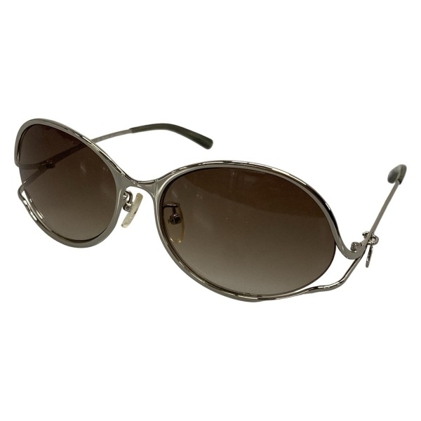 エムシーエム MCM MCM MD-1008 - ライトグレー×シルバー チャーム付き サングラス拍卖