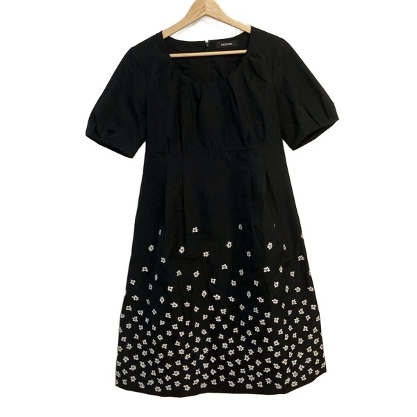 インゲボルグ INGEBORG サイズ11 M - 黒×白 レディース 半袖/ロング/花柄 ワンピース拍卖