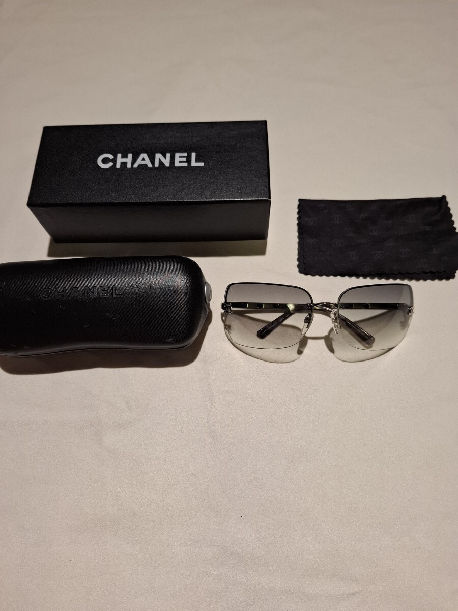 CHANEL サングラス アイウェアめっちゃカッコいいですよ!格安です!拍卖