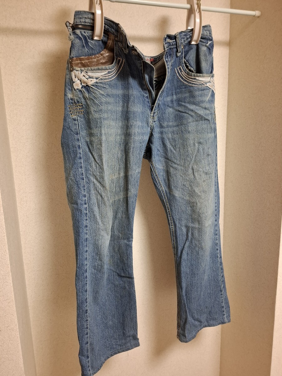 Akademiks アカデミクス デニムパンツ ジーンズ 刺繍 デニムパンツ W32格安めっちゃカッコいいですよ!!拍卖