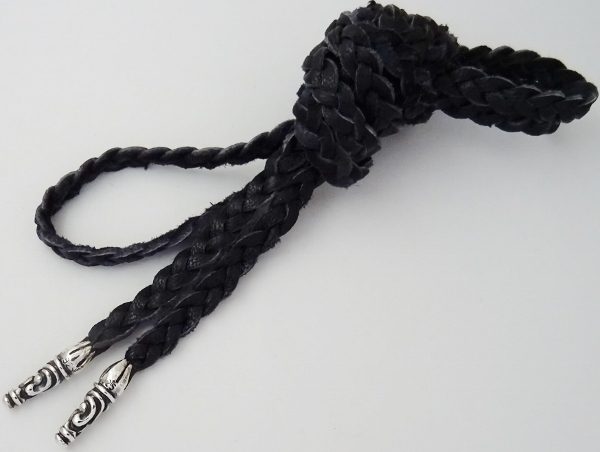 ◆ シルバー925 スクロールチップ 黒革紐 三つ編レザーコード 新品 未使用 ◆ スクロールチップ付き三つ編黒革紐拍卖
