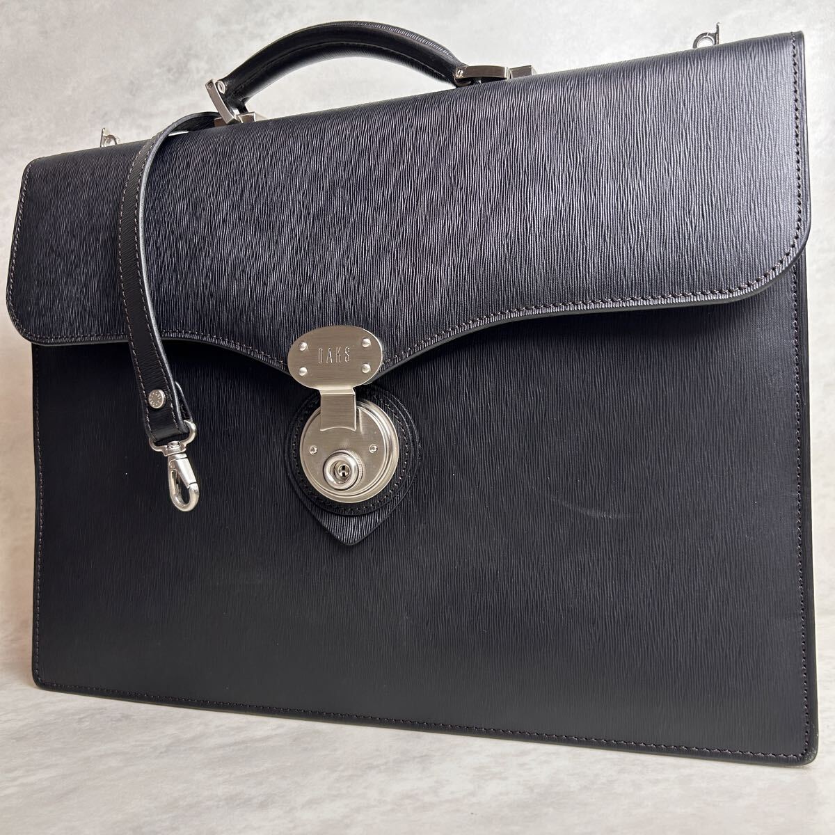 【極美品】DAKS ダックス レザー 2way ビジネスバッグ ブリーフケース A4収納可能 ブラック拍卖