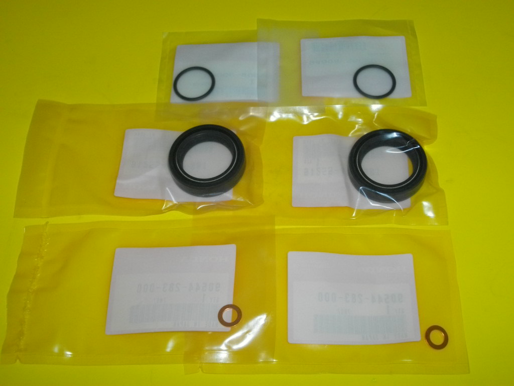 フロントフォークシールセット Hw58 CB400TホークⅡ CB250Tホーク CB400NホークⅢ CB250Nホーク ホンダ 純正新品拍卖