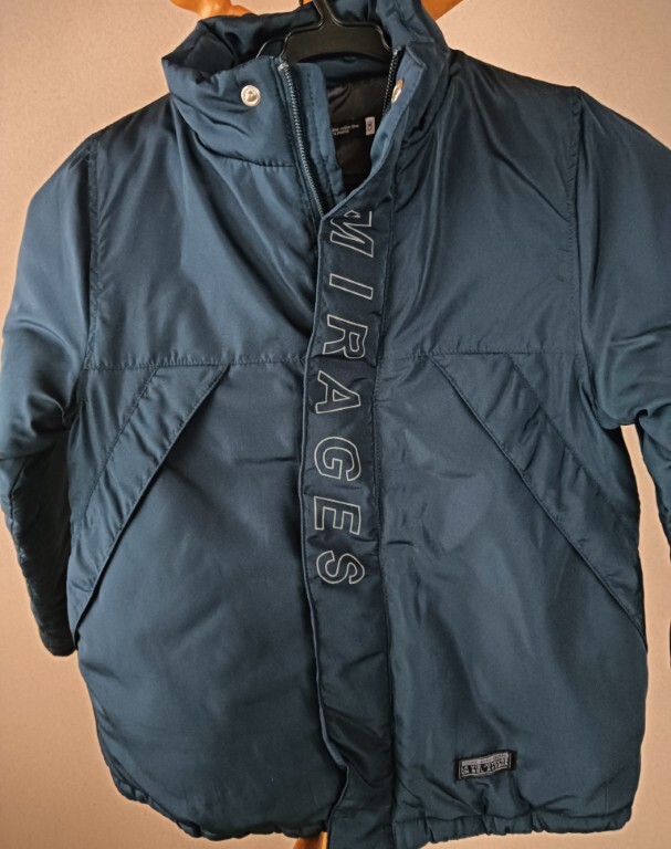 ●新品未使用●中綿入りジャケット BeBe べべ 定価19800円の品 軽量 紺色 キッズ130サイズ 良品拍卖