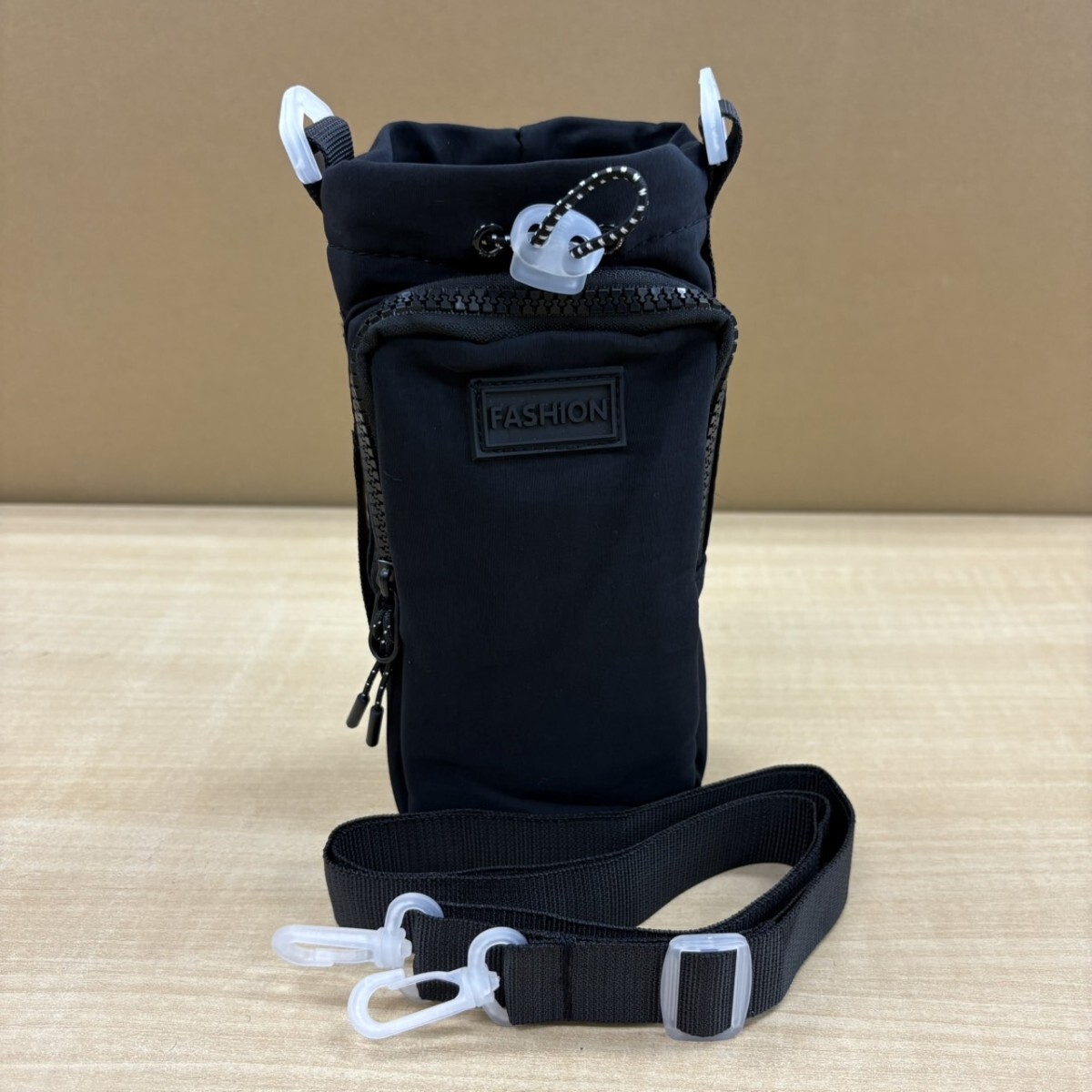 新品未使用 送料込み メンズ レディース キッズ ボトルホルダー ショルダーバッグ スマホショルダー 小物入れ 散歩 おでかけ拍卖