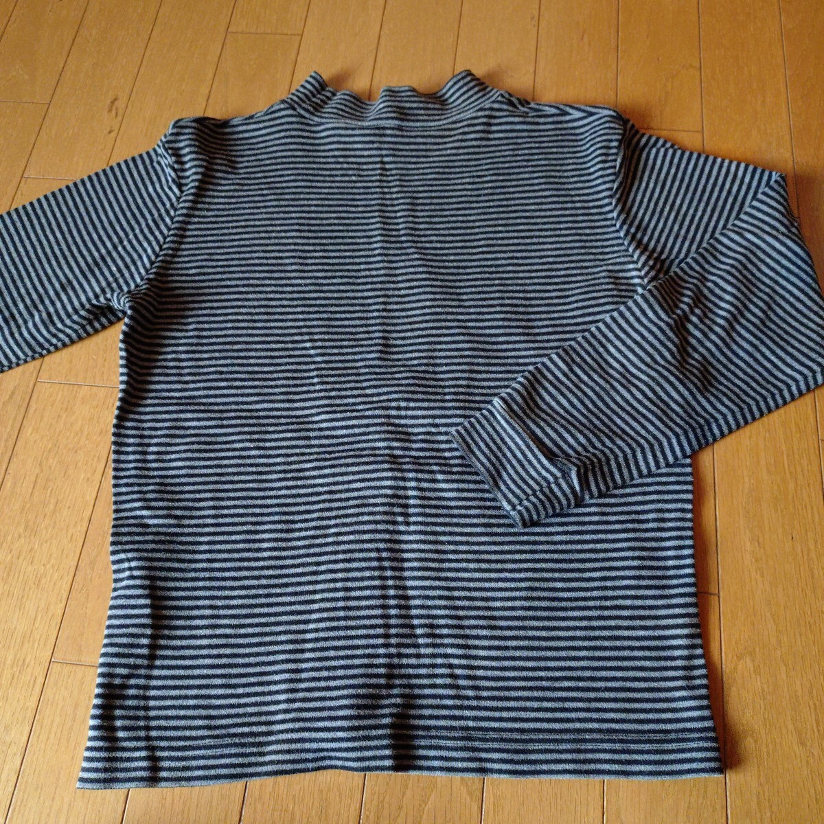 タートルシャツ ボーダー柄 グレー系 同梱可拍卖