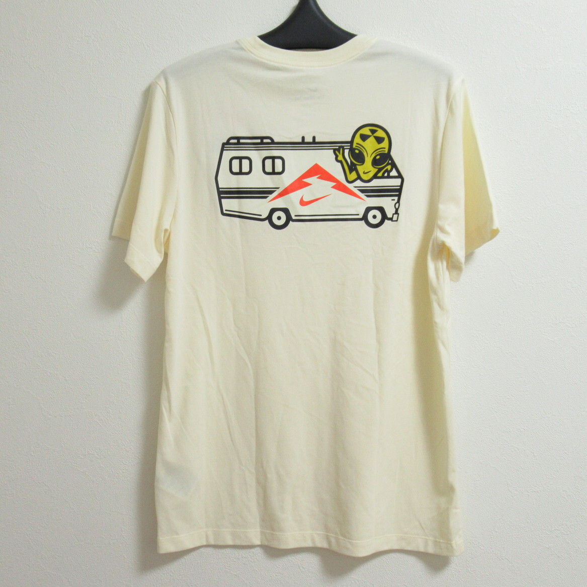 NIKE DRI-FIT TRAIL s/s Tee アイボリー L ナイキ ドライフィット トレイル ランニング 半袖 Tシャツ バス エイリアン 宇宙人 FJ2355-113拍卖