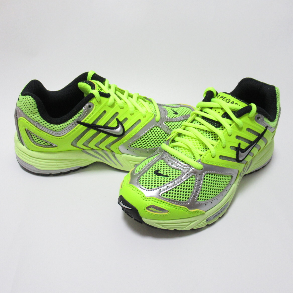 NIKE WMNS AIR ZOOM PEGASUS 2005 ボルト 23cm ナイキ ウィメンズ エア ペガサス 蛍光黄色 キッズにも HQ1675-700拍卖