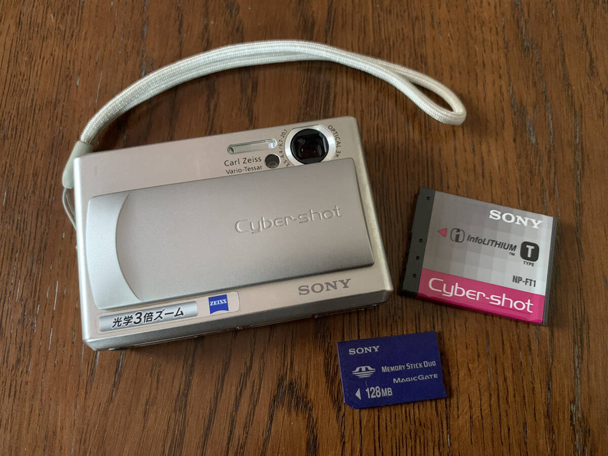 SONY ソニー コンパクトデジタルカメラ Cyber-shot DSC-T1 バッテリー(NP-FT1)とメモリースティック デュオ(128M)付き【中古品】拍卖