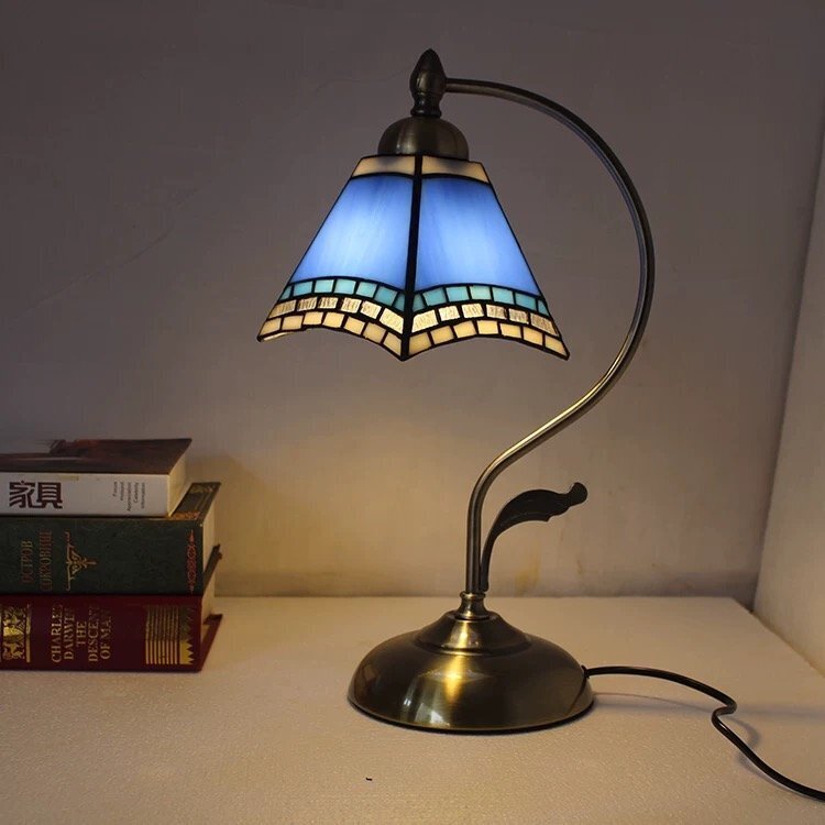 ☆新品☆ ティファニーランプ ネコ アンティーク風 ティファニー技法 ステンドグラス照明 テーブルランプ インテリア拍卖