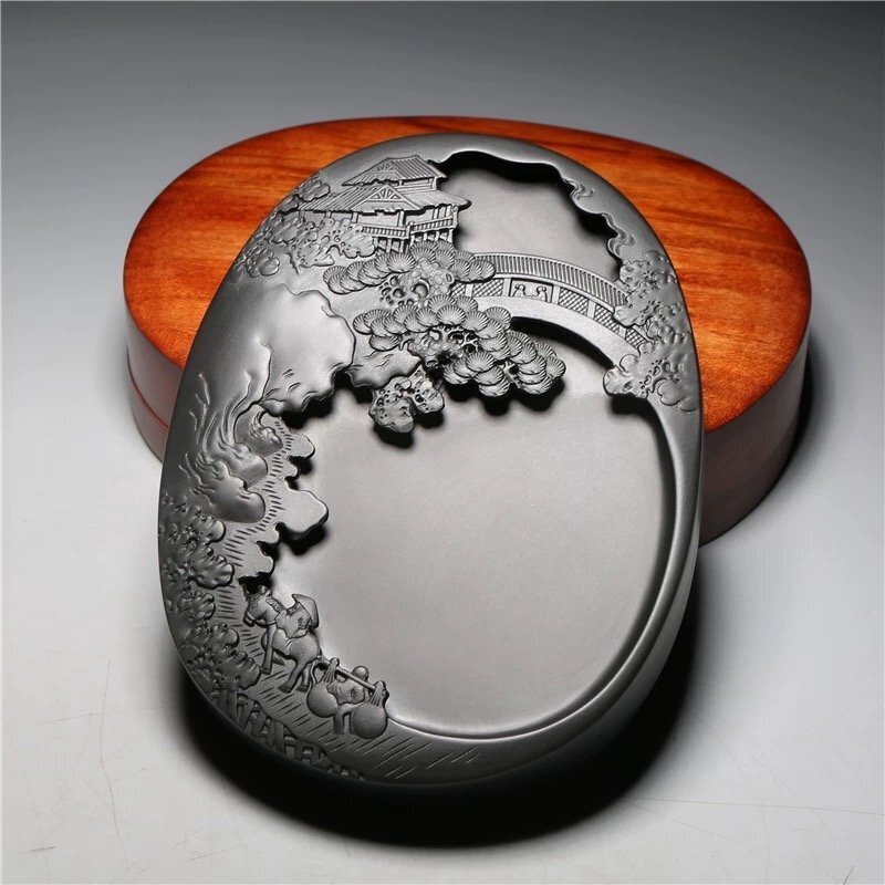 彫花硯 天然石 歙州硯 老坑 硯石 楕円形 書道用品 すずり 手のひらサイズ【専用化粧箱入り】サイズ 約17cm×13cm×3cm拍卖