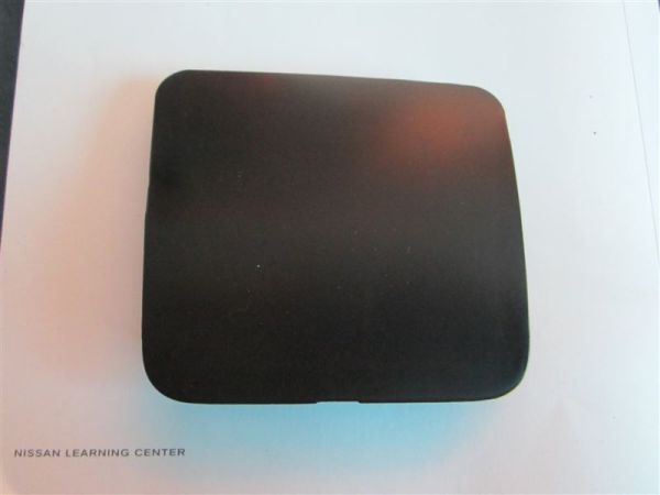 在庫希少!【未使用 日産 純正】ノート E12 NISMOフロントバンパー用 牽引フック メクラカバー拍卖