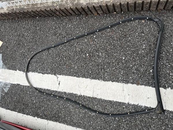 在庫希少!【未使用 日産 純正】ノート E12 リアドアウェザーストリップ 左右セット拍卖