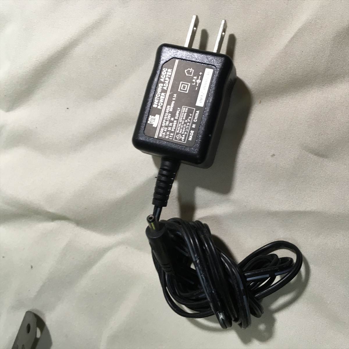 ACアダプタ GFP101U-0520 5V 2.A サンワサプライ センタープラス 動作確認済拍卖