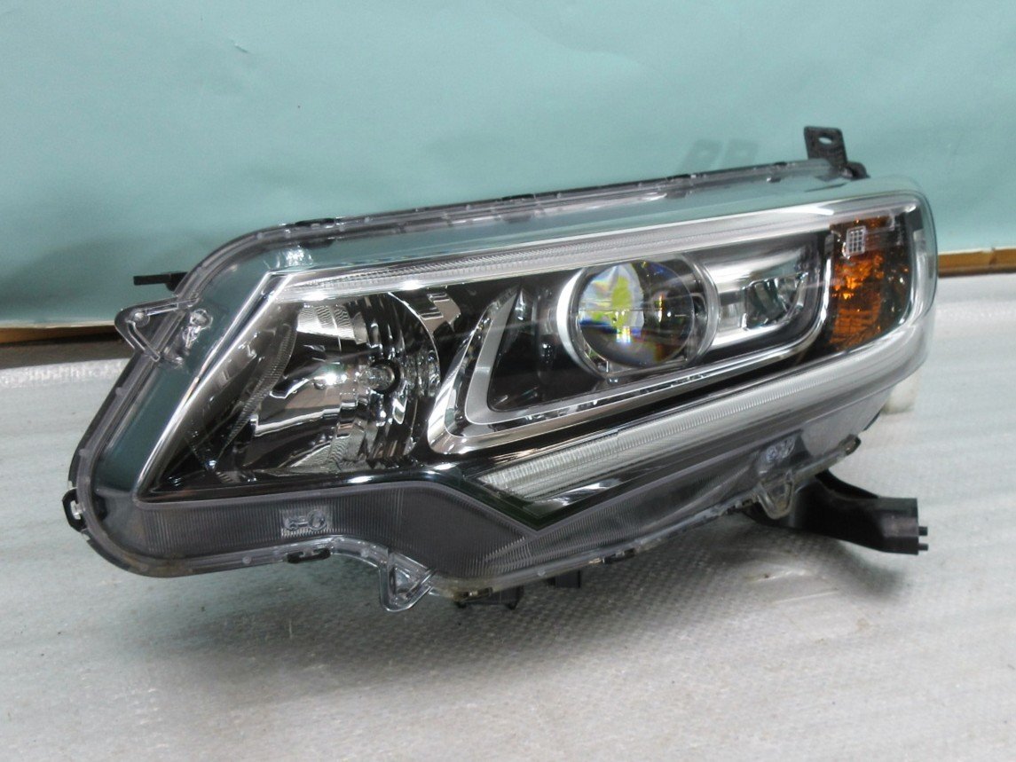 ◆ GB5 GB6 GB7 GB8 フリード ハイブリッド FREED HYBRID 純正 左ヘッドライト LED 33150-TDK-J51 W2172拍卖