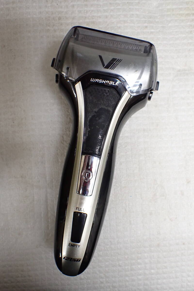 IZUMI イズミ 往復式 電気シェーバー IZF-VE558 4枚刃 2020年製 髭剃り 動作確認済 定形外郵便全国一律450円 D1-MA 拍卖
