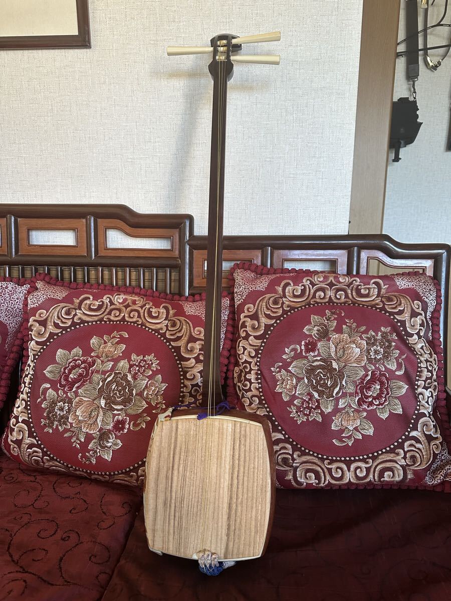 三味線 中棹 綾杉胴 紫檀棹 皮破り 和楽器 高級素材の糸巻 仮継(かりつぎ)胴掛け 金ほぞ しゃみせん 長唄 日本民謡拍卖