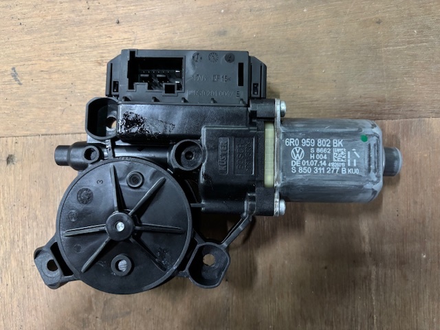 maMB★H27 フォルクスワーゲン ザ・ビートル★純正★フロント レギュレーターモーター 右 6R0 959 802 BK/VW 16CBZ ザビートル 部品取り車拍卖