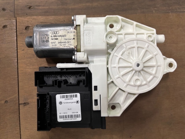 maMB★H20アウディTTクーペ8J★純正★パワーウインドウ レギュレーターモーター 左 8J8959802D★Audi/8JBWA/部品取り車拍卖