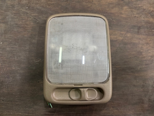 maMIMA★Y31 セドリック★純正★ルームランプ★旧車/E-CY31/NISSAN/日産/グロリア/シーマ/部品取り車拍卖