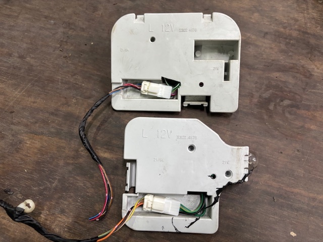 maMIMA★Y31 セドリック★純正★テールライト部品 IKI4576 左側★旧車/E-CY31/NISSAN/日産/グロリア/シーマ/部品取り車拍卖