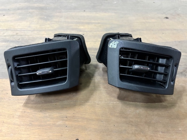 maMI★H21 スカイラインクーペ V36★純正★エアコン吹出口ルーバー 左右セット/370GT/SKYLINE/日産/NISSEN/部品取り車拍卖