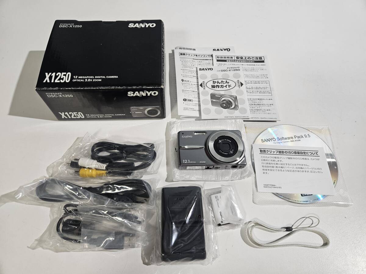 極美品 SANYO サンヨー DSC-X1250 コンパクトデジタルカメラ 1210万画素 元箱・付属品付き 未使用品に近い コンデジ デジカメ拍卖