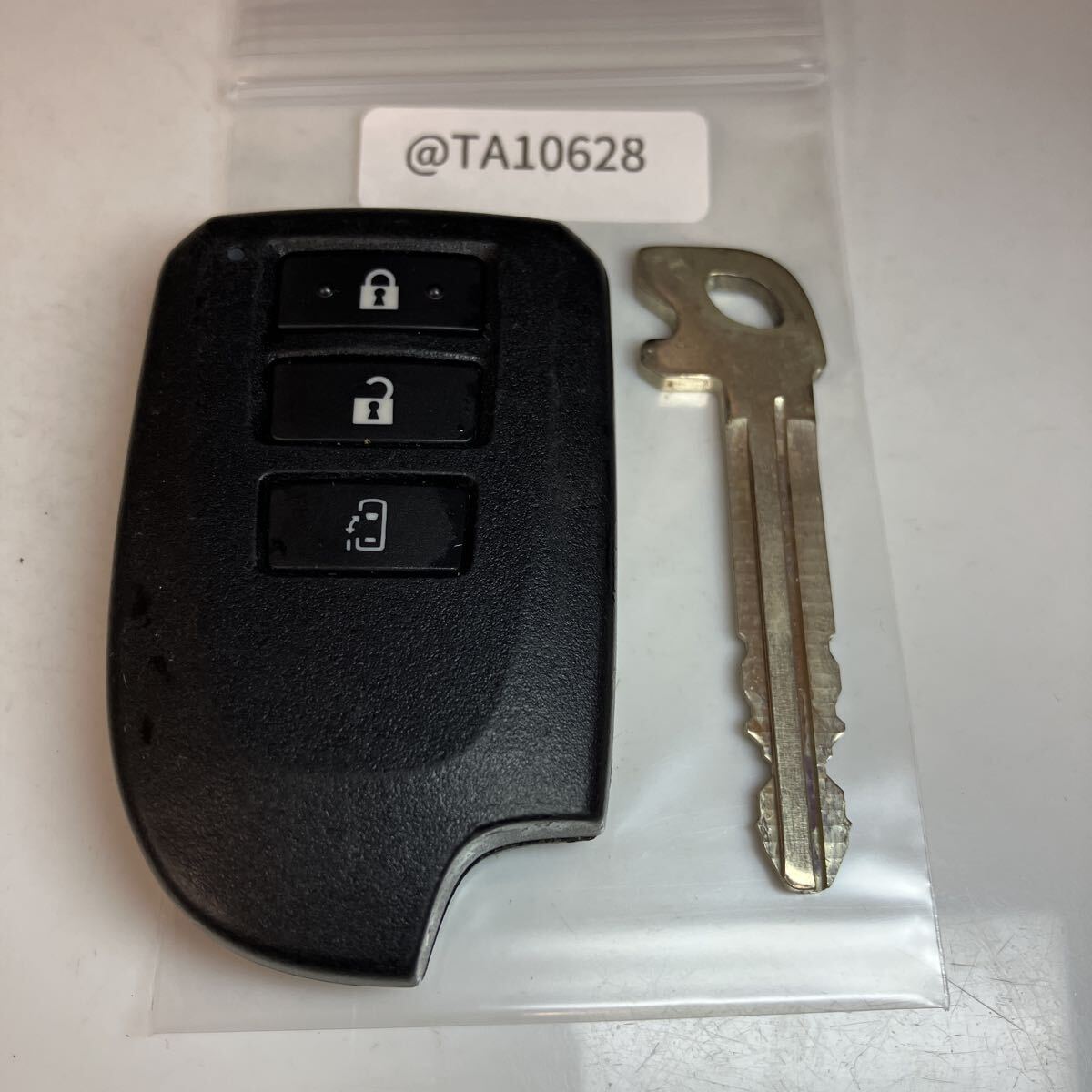 @TA10628 点灯 トヨタ 純正 007YUU L0776 キーレス スマートキー スペイド ポルテ等 NCP145 NCP141 3ボタン 片側パワースライド拍卖