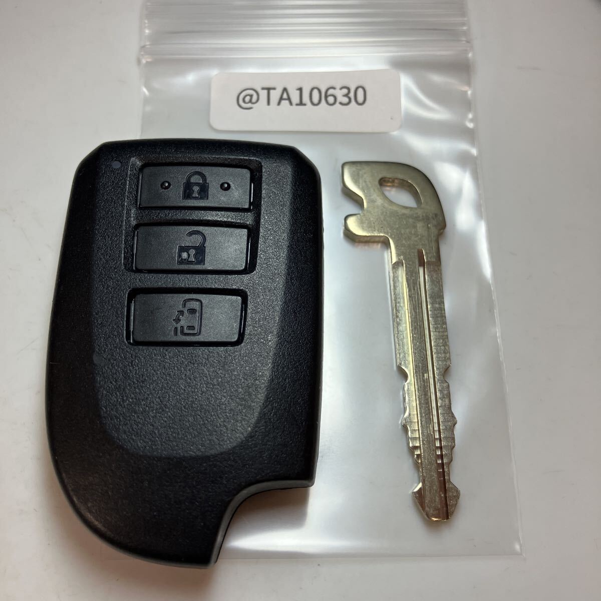 @TA10630 トヨタ 純正 007YUUL0776 キーレス リモコン ハイエース レジアスエース 200系等 スマートキー 3ボタン スライトドア拍卖