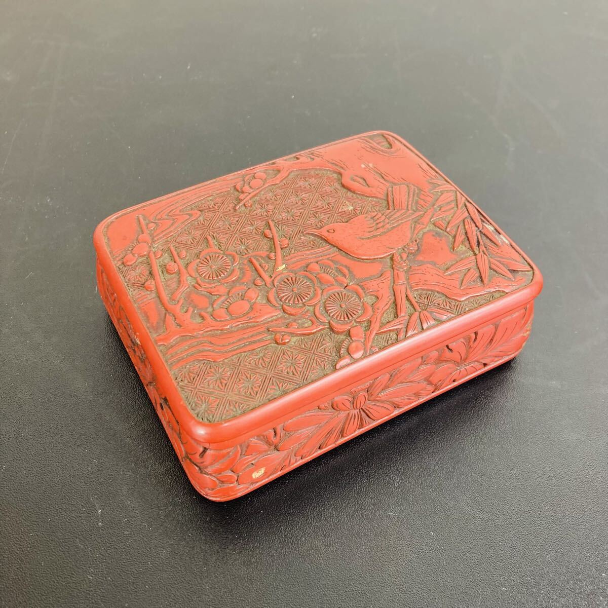【未使用】堆朱 箱 松竹梅 鶯 重箱 木製 漆芸 漆器 1段重 アンティーク レトロ 漆 彫漆 手彫り拍卖