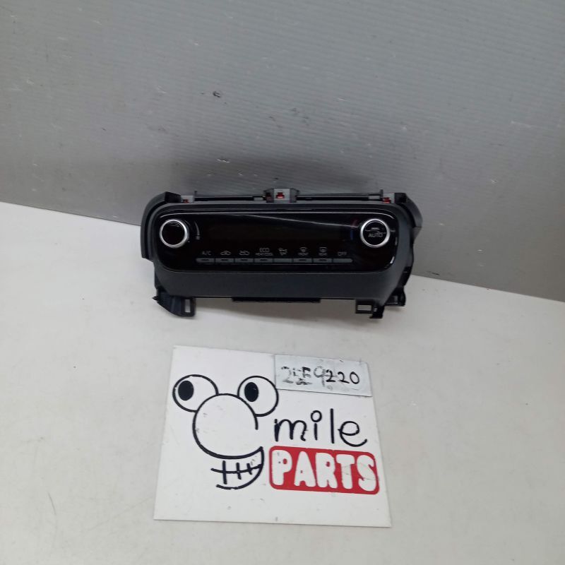 MXPH17 ヤリス 純正 エアコンスイッチパネル 2Z6-21-1/25E9220*同梱不可拍卖