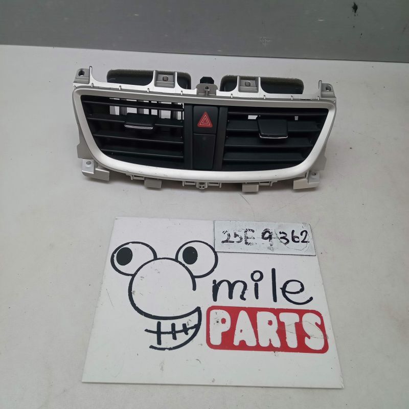 ZD72S/ZC72S スイフト 純正 中央エアコン吹出口 2Z3-30-8/25E9362*同梱不可拍卖