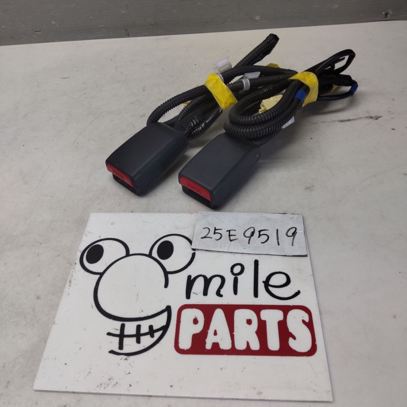 KSP90 ヴィッツ 純正 運転席助手席シートベルトバックル 1D1-16-6/25E9519*同梱不可拍卖