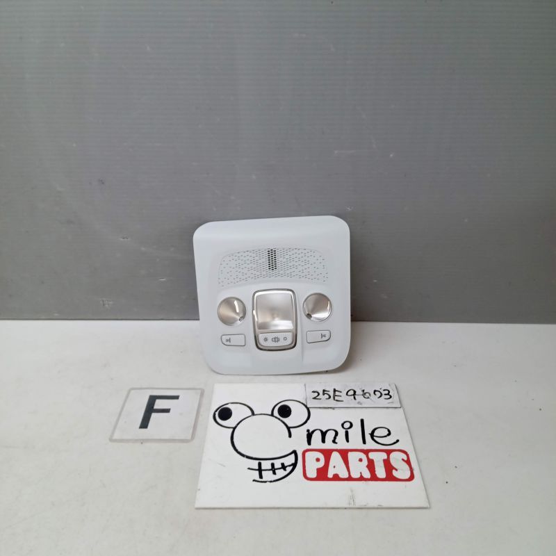 A95F01 プジョー208 純正 フロントルームランプ 2Z2-19-4/25E9673*同梱不可拍卖