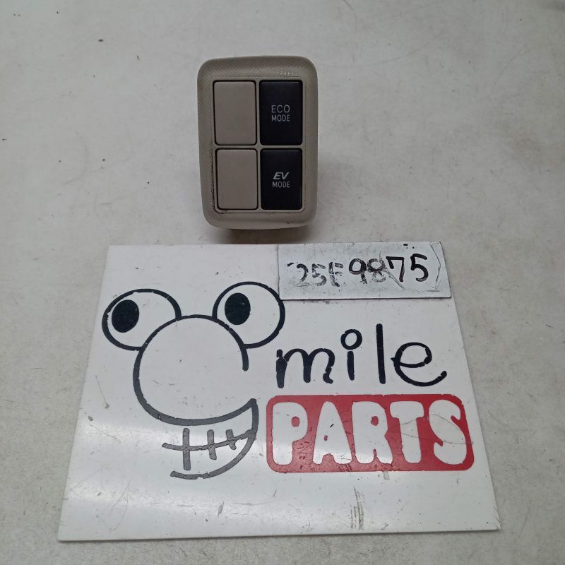 NHP10 アクア 純正 コンソール部スイッチセット 1A3-8-3/25E9875*同梱不可拍卖