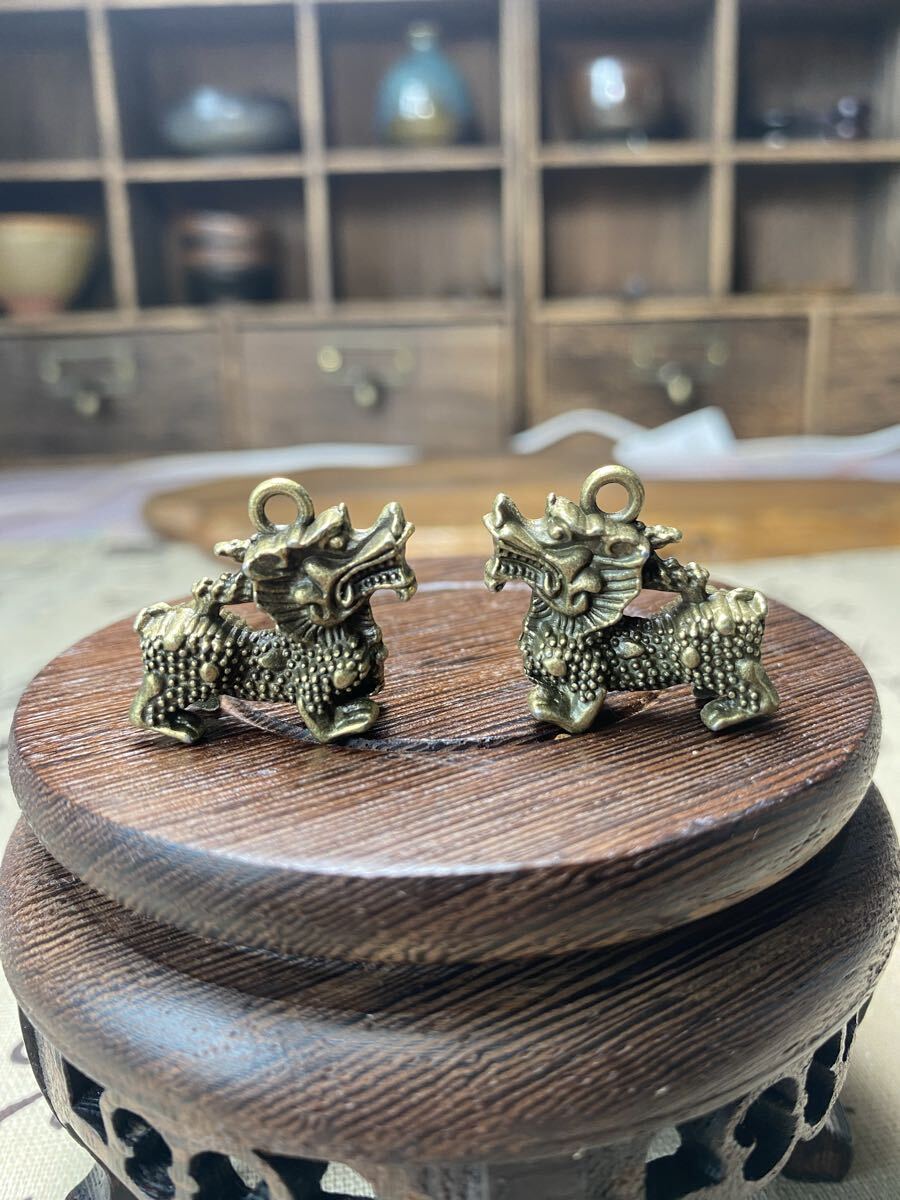 送料無料 激安可愛い麒麟 銅製 お守り キーホルダー オブジェ 根付 25mm 美術 ペア 2個セット拍卖