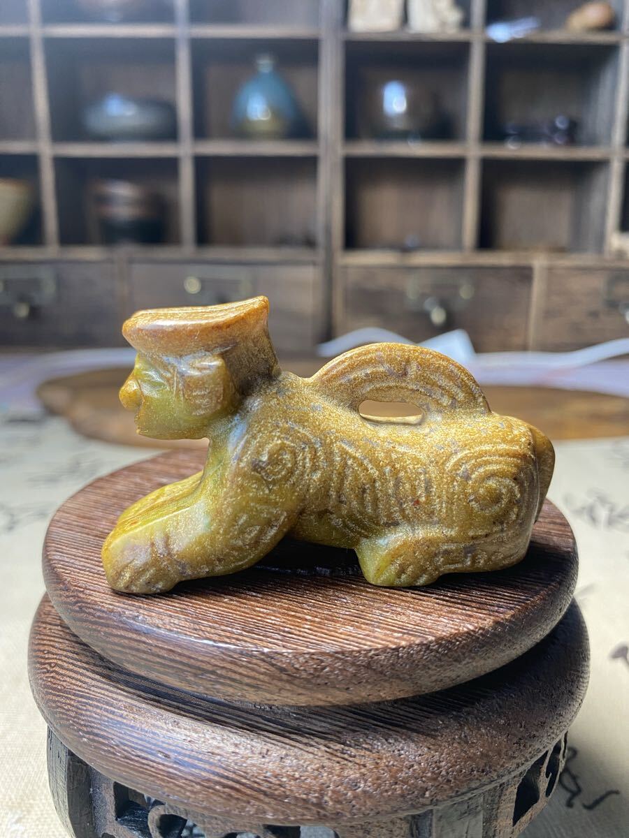 送料無料 遼西紅山文化 古玉細工 玉貴人 紅山文化 置物 彫刻 美術品拍卖