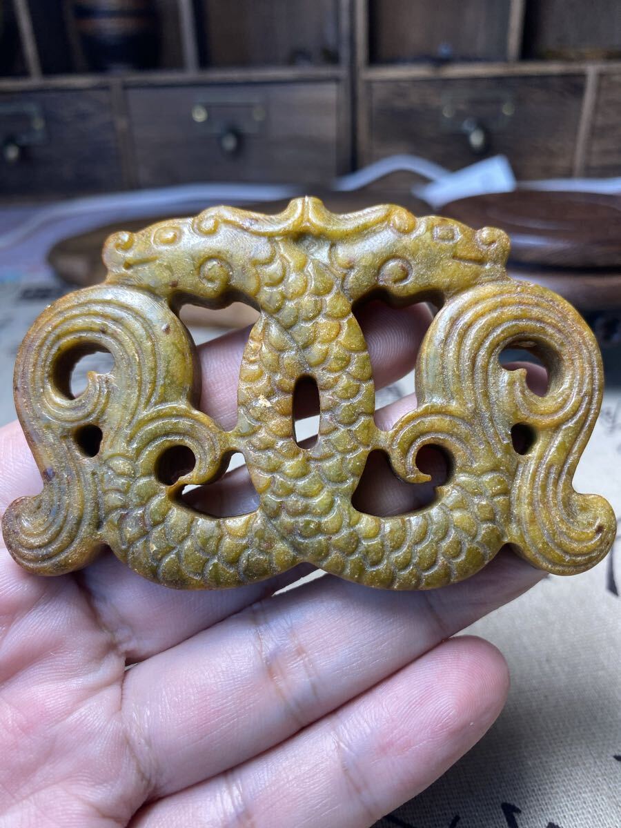 送料無料 古美術 古玉文化 紅山文化 祭祀器 龍彫刻 サイズ約9cm 透かし彫り 裝身具 お守り拍卖