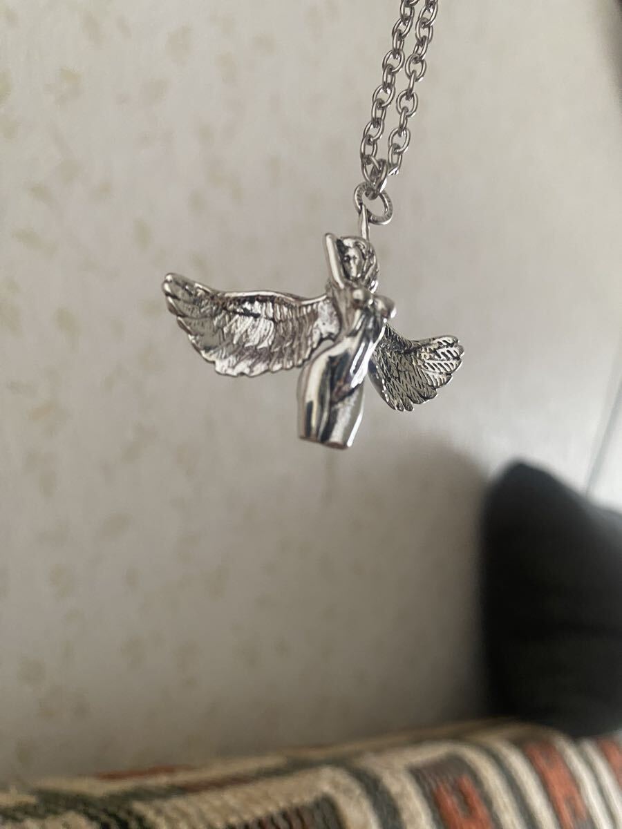 送料無料 天使羽 ネックレス 銀色 シルバーカラー ネックレス アクセサリー 約4cm拍卖