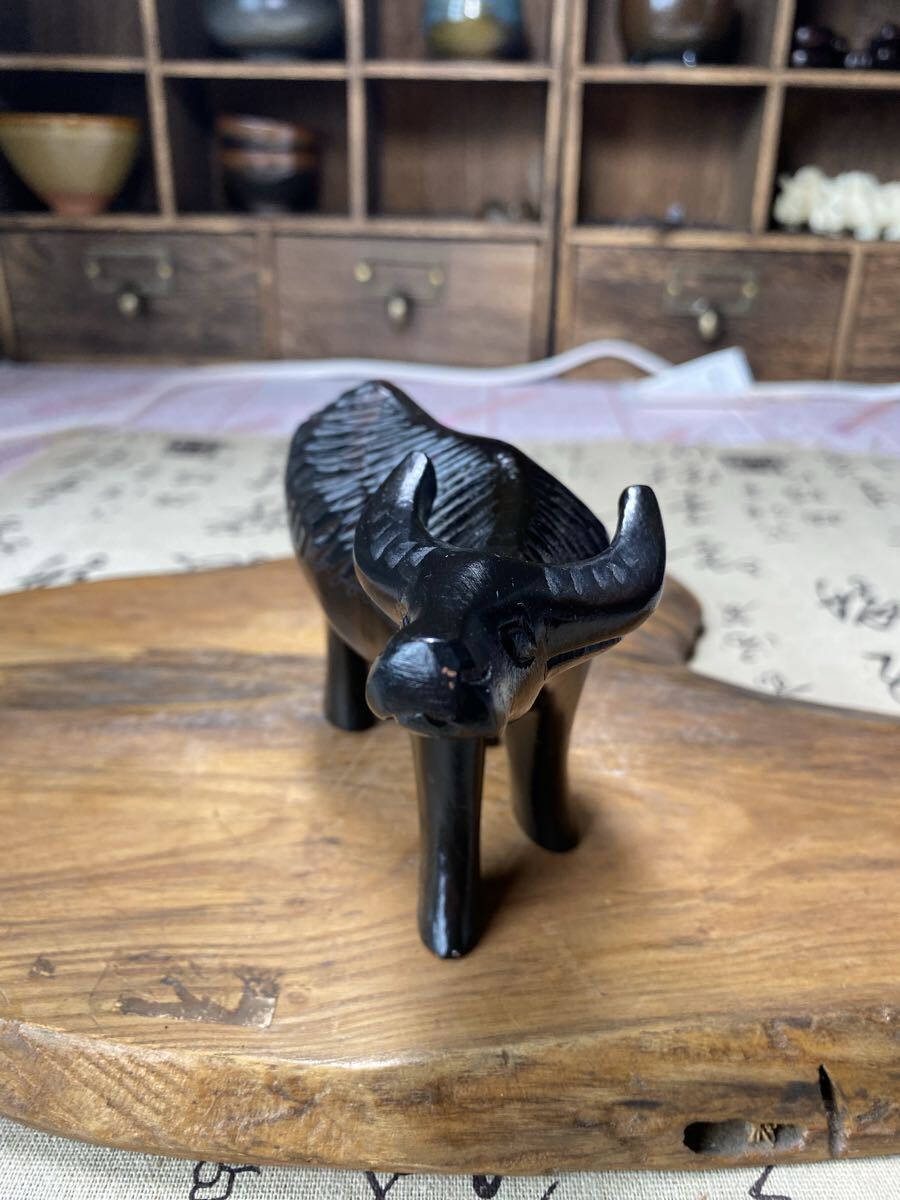 一刀彫 牛 うし 木彫り 置物 インテリア オブジェ 縁起物拍卖